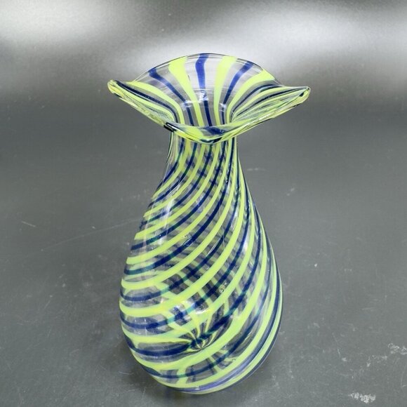 Vintage 1930s Bimini Glass Miniature Vase Vessel Thin Blown Glass Delicate Swirl - Picture 8 of 13